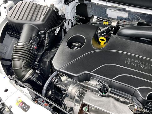 Certified 2025 Chevrolet Equinox LT w/ Safety and Technology Package image 32