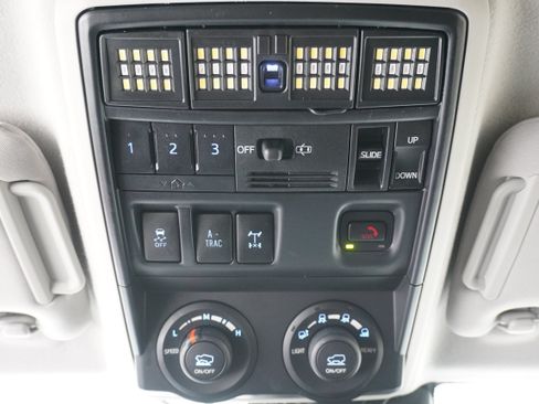 Used 2023 Toyota 4Runner TRD Off-Road Premium w/ Off Road Premium Plus Package AWD/4WD image 26