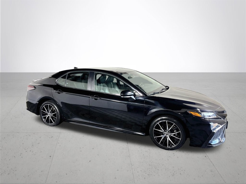 Used 2023 Toyota Camry SE FWD image 4