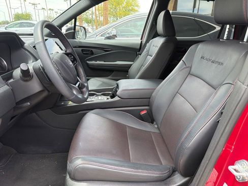 Used 2025 Honda Passport Black Edition image 4