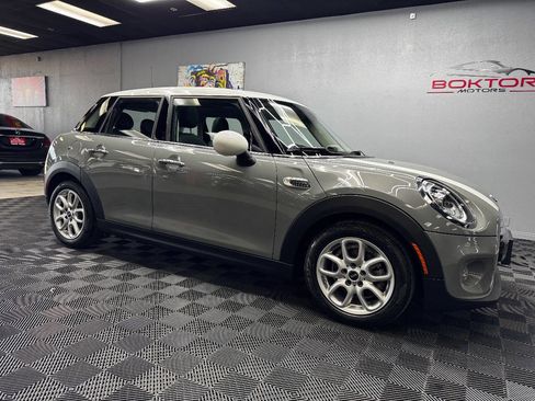 Used 2019 MINI Cooper 4-Door Hardtop w/ Premium Package image 1