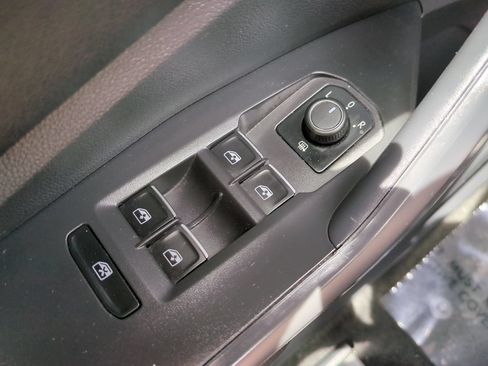 Used 2025 Volkswagen Jetta Sport FWD image 22