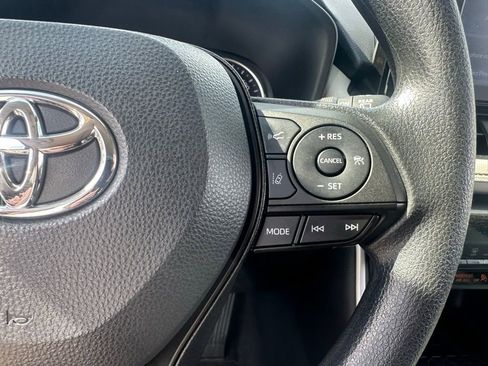 Used 2022 Toyota RAV4 XLE image 29
