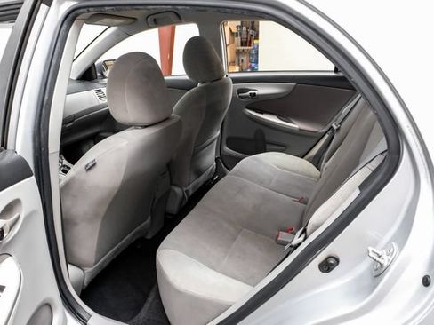Used 2012 Toyota Corolla LE FWD image 34