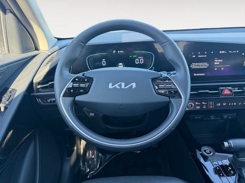 Used 2025 Kia Niro FWD image 14