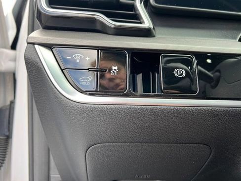 Certified 2024 Kia Sportage X-Pro AWD/4WD image 11