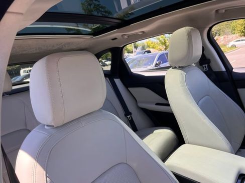Used 2020 Jaguar F-PACE Prestige AWD/4WD image 34