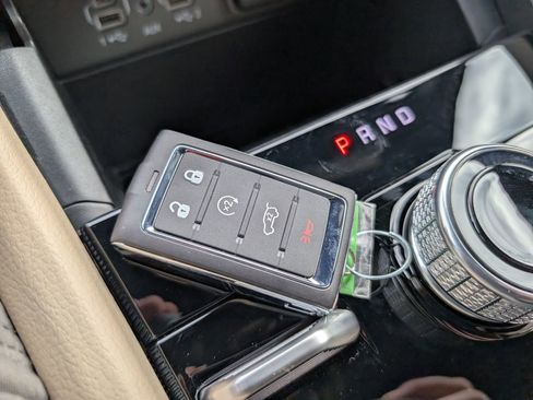 New 2026 Jeep Grand Cherokee Limited w/ Limited Altitude Package image 18