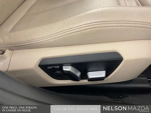Used 2017 BMW 320i Sedan RWD image 29