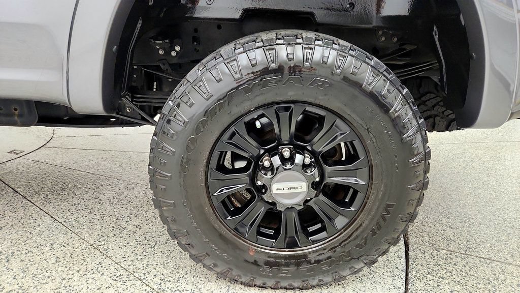Used 2022 Ford F250 Platinum w/ Tremor Off-Road Package AWD/4WD image 9