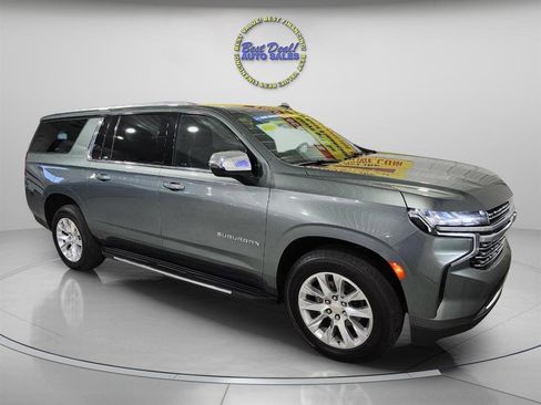 Used 2023 Chevrolet Suburban Premier AWD/4WD image 8