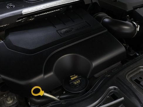 Used 2021 Land Rover Discovery Sport SE image 25