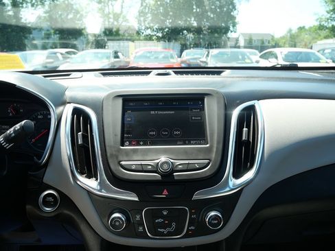 Used 2020 Chevrolet Equinox LS AWD/4WD image 14