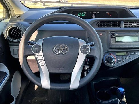 Used 2013 Toyota Prius C Two image 5