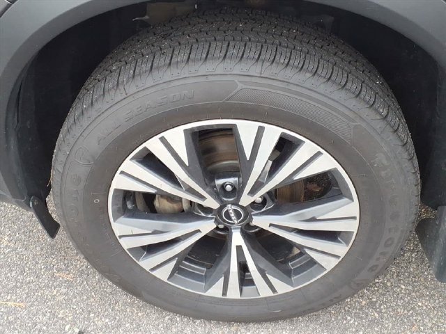 Used 2023 Nissan Rogue SV AWD/4WD image 9