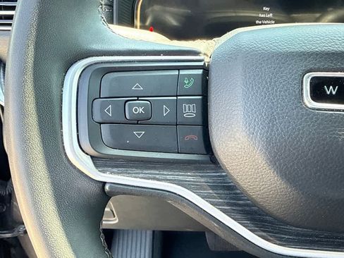 Used 2024 Jeep Wagoneer L Series II w/ Flexible Seating Group AWD/4WD image 23