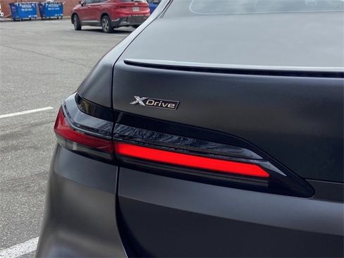 Certified 2023 BMW 760i xDrive w/ Parking Assistance Package image 33