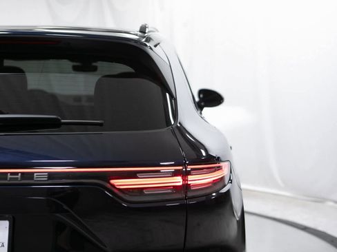 Certified 2023 Porsche Cayenne Platinum Edition w/ Assistance Package image 37