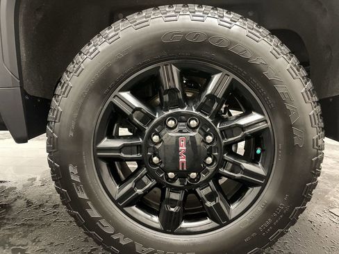 Used 2025 GMC Sierra 2500 AT4 w/ AT4 Premium Plus Package image 29