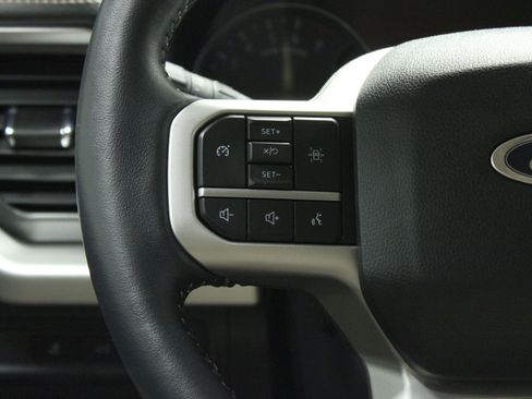 Used 2024 Ford Expedition XLT RWD image 24