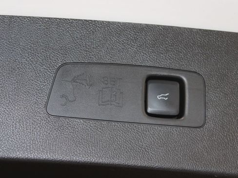 Used 2022 Lincoln Corsair FWD image 17