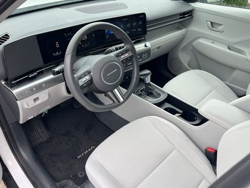 Certified 2025 Hyundai Kona SEL AWD/4WD image 13