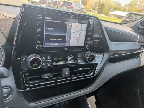 Used 2022 Toyota Highlander XSE AWD/4WD image 20