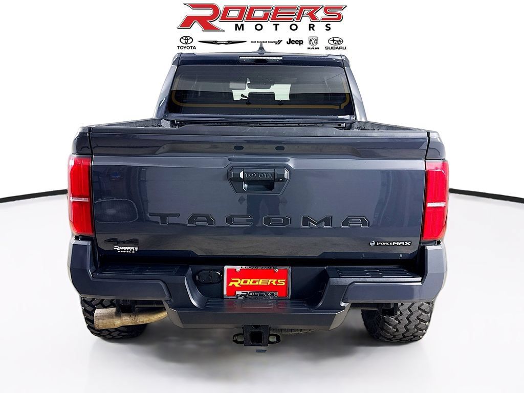 Certified 2025 Toyota Tacoma TRD Off-Road AWD/4WD image 12