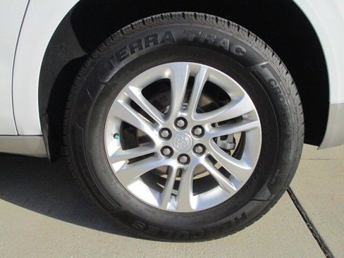 Used 2020 Buick Enclave Essence image 9