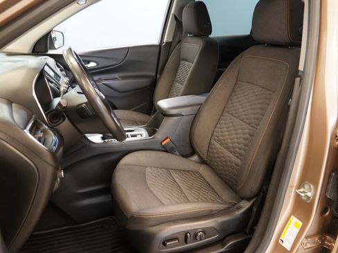 Used 2019 Chevrolet Equinox LT FWD image 3