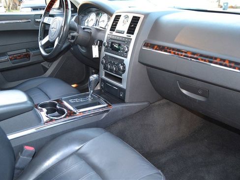 Used 2008 Chrysler 300 C image 32