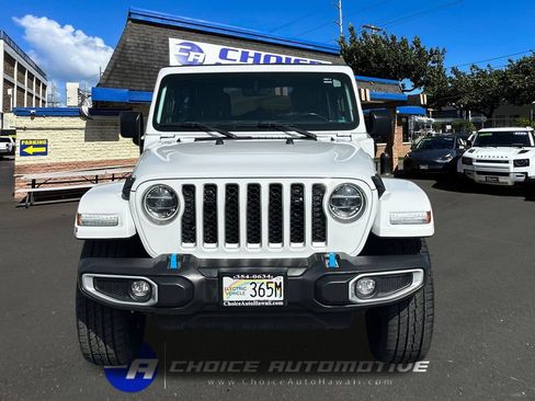 Used 2022 Jeep Wrangler Unlimited Sahara AWD/4WD image 11