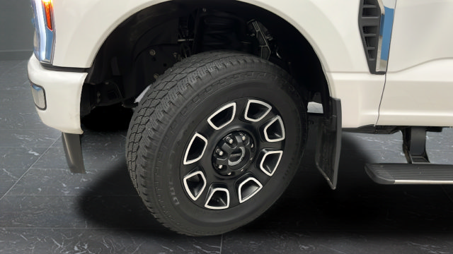 Used 2024 Ford F250 Platinum AWD/4WD image 39