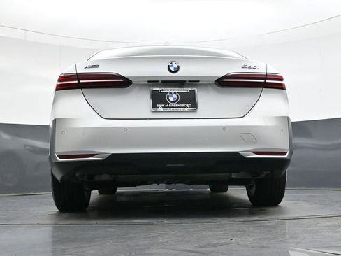 Used 2025 BMW 530i xDrive w/ Premium Package image 29