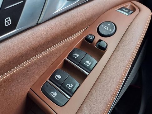 Used 2025 BMW X5 sDrive40i w/ Premium Package image 26