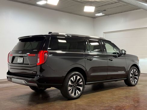 Used 2025 Ford Expedition Max Platinum w/ Driver's Package AWD/4WD image 24