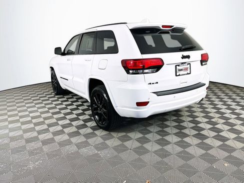 Certified 2022 Jeep Grand Cherokee Laredo X image 8
