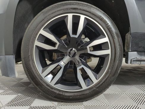 Used 2018 Chevrolet Tahoe LT w/ RST Edition image 21