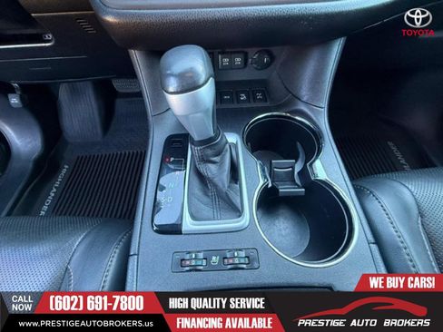 Used 2017 Toyota Highlander Limited Platinum image 23