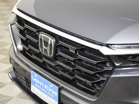 Certified 2025 Honda CR-V EX image 11