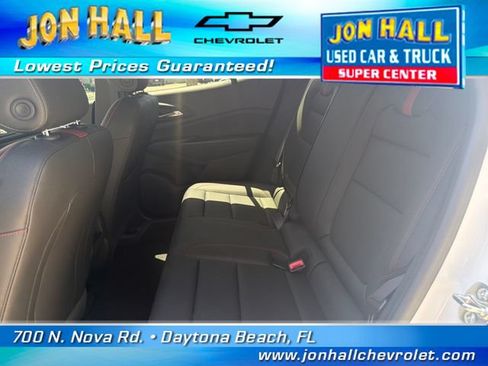Used 2025 Chevrolet Trax RS FWD image 21