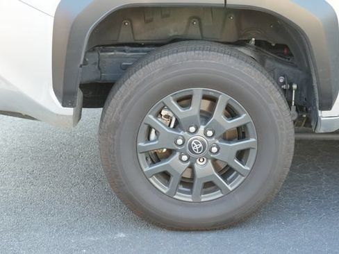 Used 2025 Toyota 4Runner SR5 AWD/4WD image 9