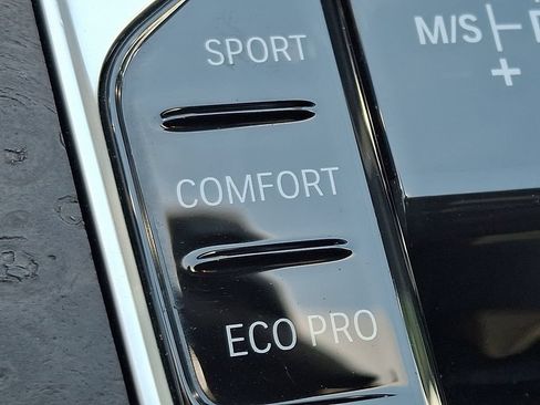 Used 2022 BMW X5 xDrive40i AWD/4WD image 26