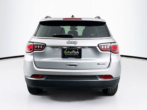 Used 2022 Jeep Compass Latitude image 7