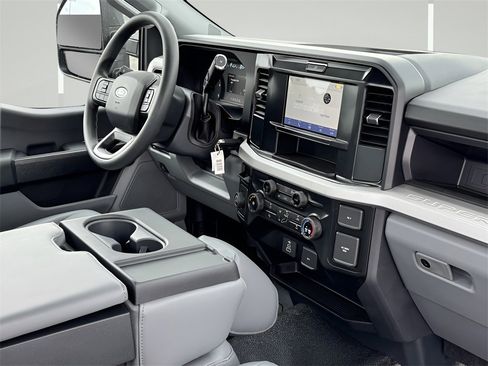 New 2025 Ford F250 XL image 5