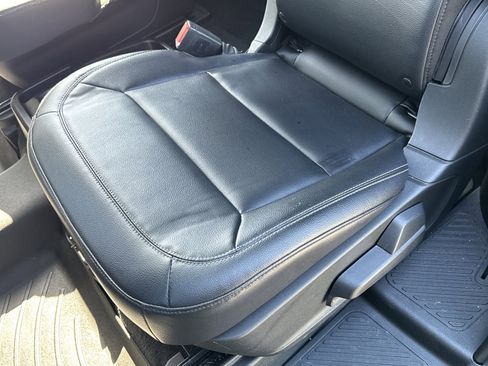 Used 2020 Ford Explorer XLT w/ Equipment Group 202A image 27