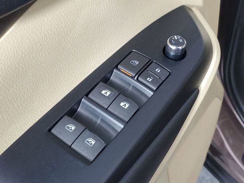 Certified 2017 Toyota Highlander XLE image 24