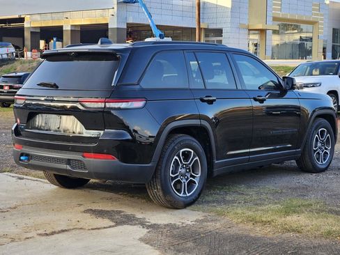 Used 2023 Jeep Grand Cherokee Trailhawk w/ Advanced Protech Group II AWD/4WD image 7