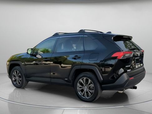 Used 2023 Toyota RAV4 XLE Premium AWD/4WD image 19