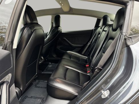 Used 2018 Tesla Model 3 Long Range image 15
